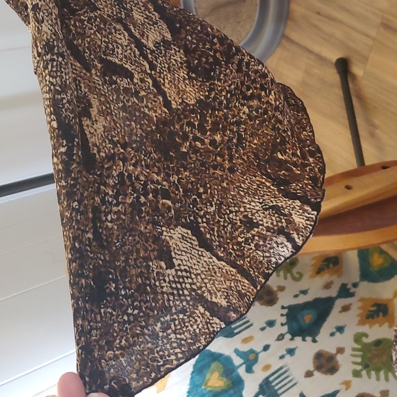 Fashion Bug flowing reptile print top - Picture 3 of 9